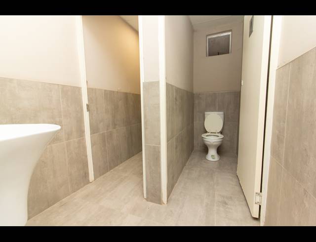 667M² FULL FLOOR TO LET IN WESTCLIFF